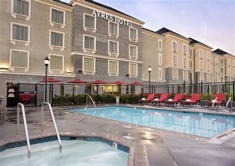 fountain valley ca hotels.